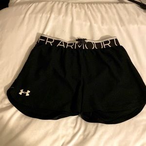 Shorts, Under Armour, Youth large, Black